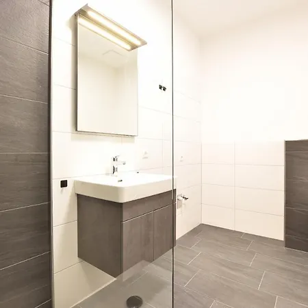 Myquartier Aparthotel *